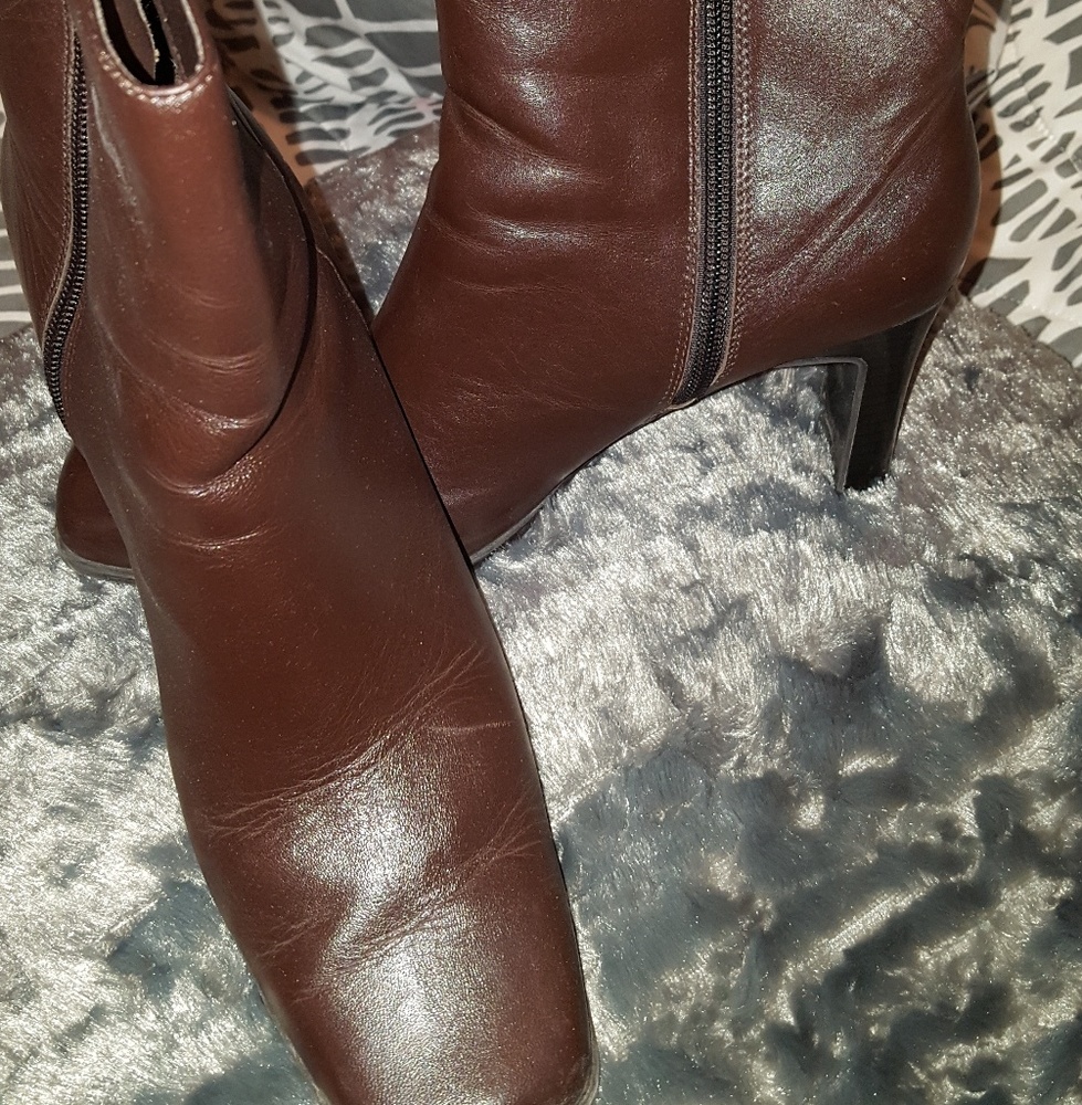 Boots - Picture 2 of 3